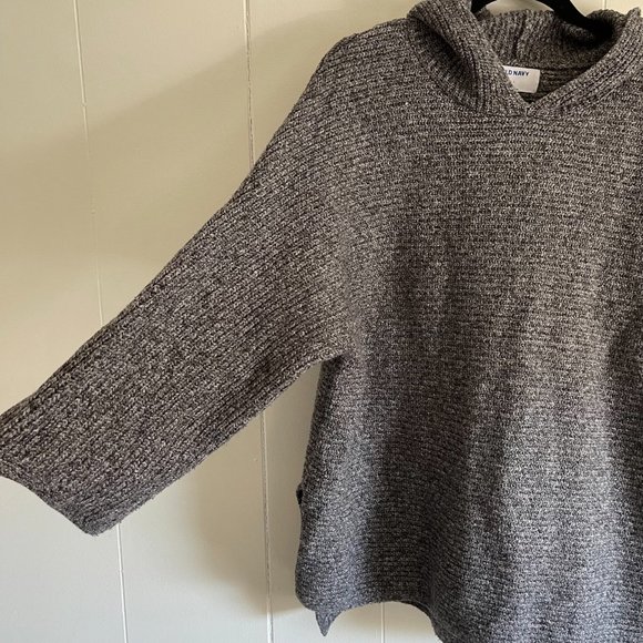 Old Navy Women's Oversized Hooded Sweater - Picture 2 of 4